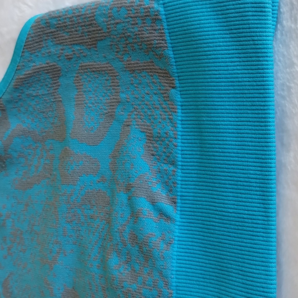 Bombshell NWOT Snakeskin Seamless Blue Grey L/XL - Picture 13 of 13